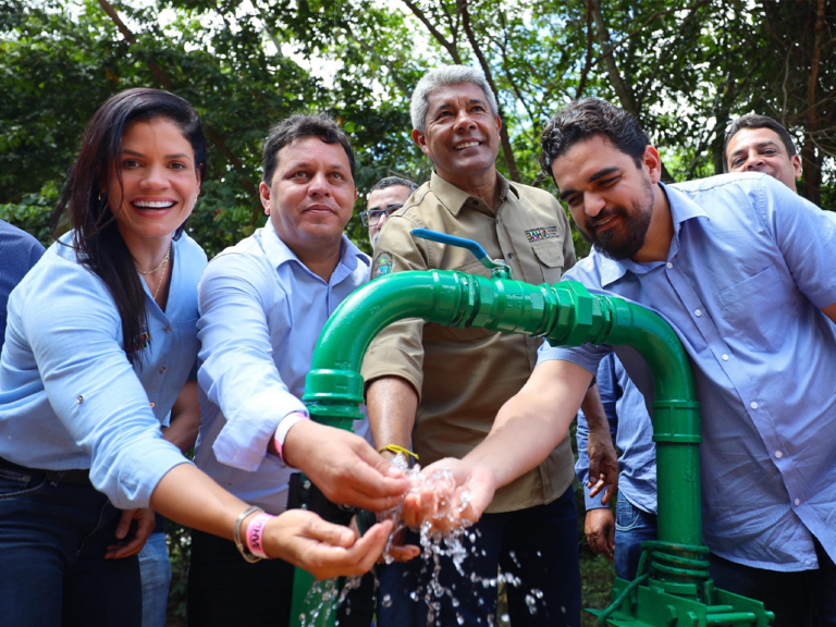 LARISSA - JERONIMO RODRIGUES