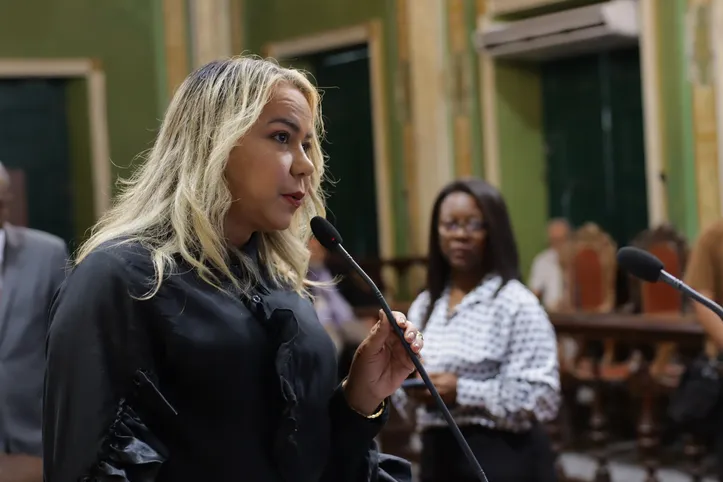 Debora-Santana-Pensei-em-desistir-porque-era-muita0129694200202411251917-1