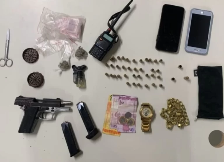 Mulher-e-presa-com-arma-municoes-e-drogas-em-Feira-de-Santana-1062x768-1