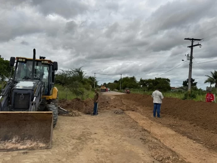 Prefeitura-de-Irara-celebra-recuperacao-da-BA-504-em-parceria-com-o-Governo-do-Estado-696x522