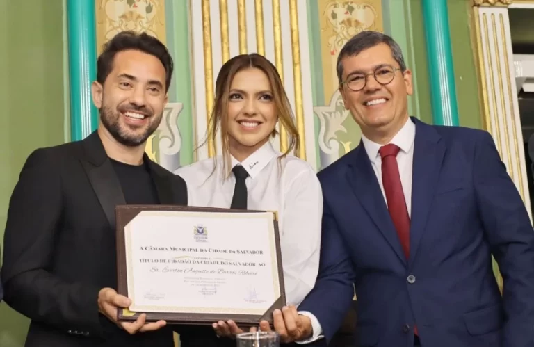 Everton-Ribeiro-do-Bahia-recebe-titulo-de-Cidadao-Soteropolitano