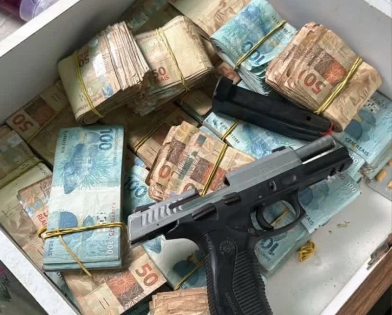 03f06082-6f36-4eae-86af-eb131004b9ad