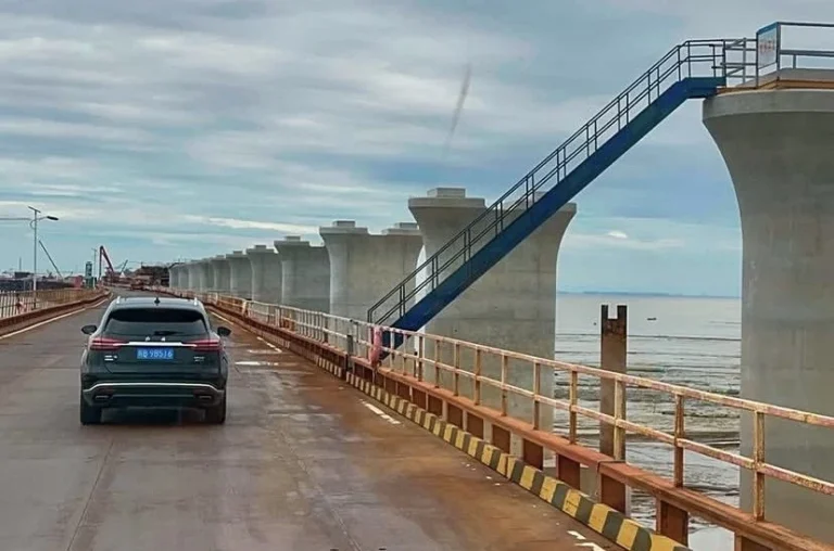 5df6757b-835a-43a1-8ba2-395a96b1f612