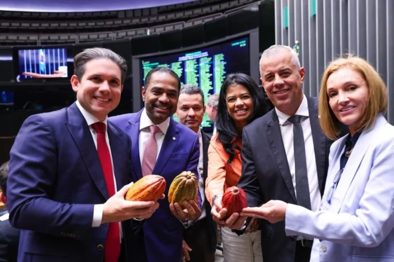 Com-relatoria-de-Marcio-Marinho-Camara-aprova-PDL-que-protege-a-producao-nacional-de-cacau