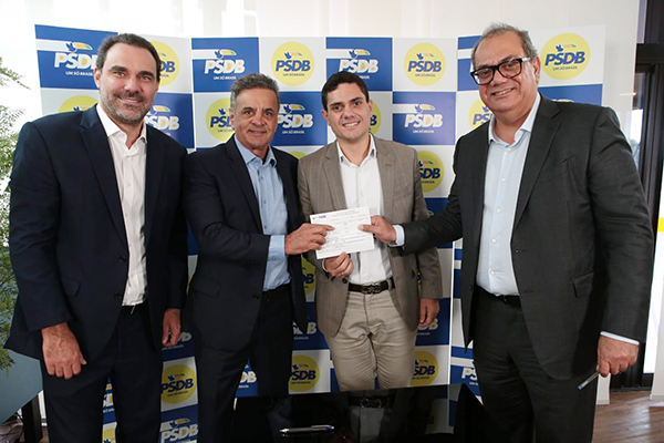 adolfo viana_aécio neves_carlos munif filho e carlos muniz_divulgação