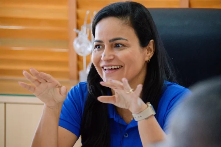 b807a7f0-3840-4fd7-8332-08387c99a128